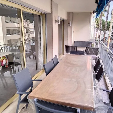 Juan-les-pins Center, Diego Suarez Apartment