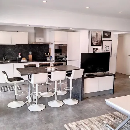 Juan-les-pins Center, Diego Suarez Αντίμπ